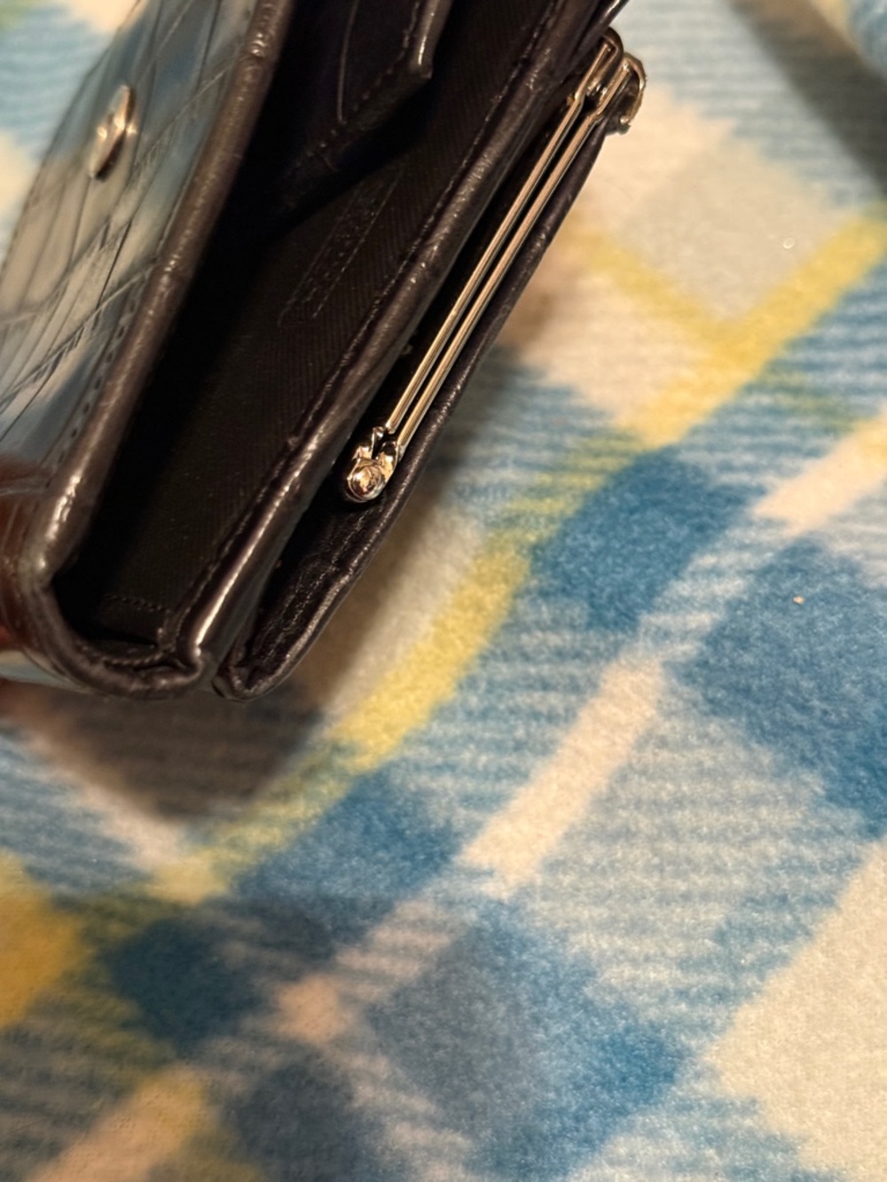Dooney and Bourke credit card wallet - Picture 6 of 9